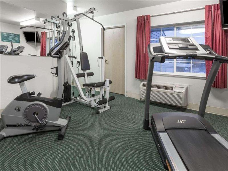 Microtel Inn & Suites Modesto Ceres Экстерьер фото