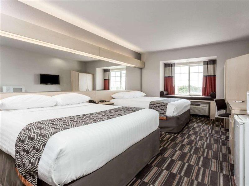 Microtel Inn & Suites Modesto Ceres Экстерьер фото