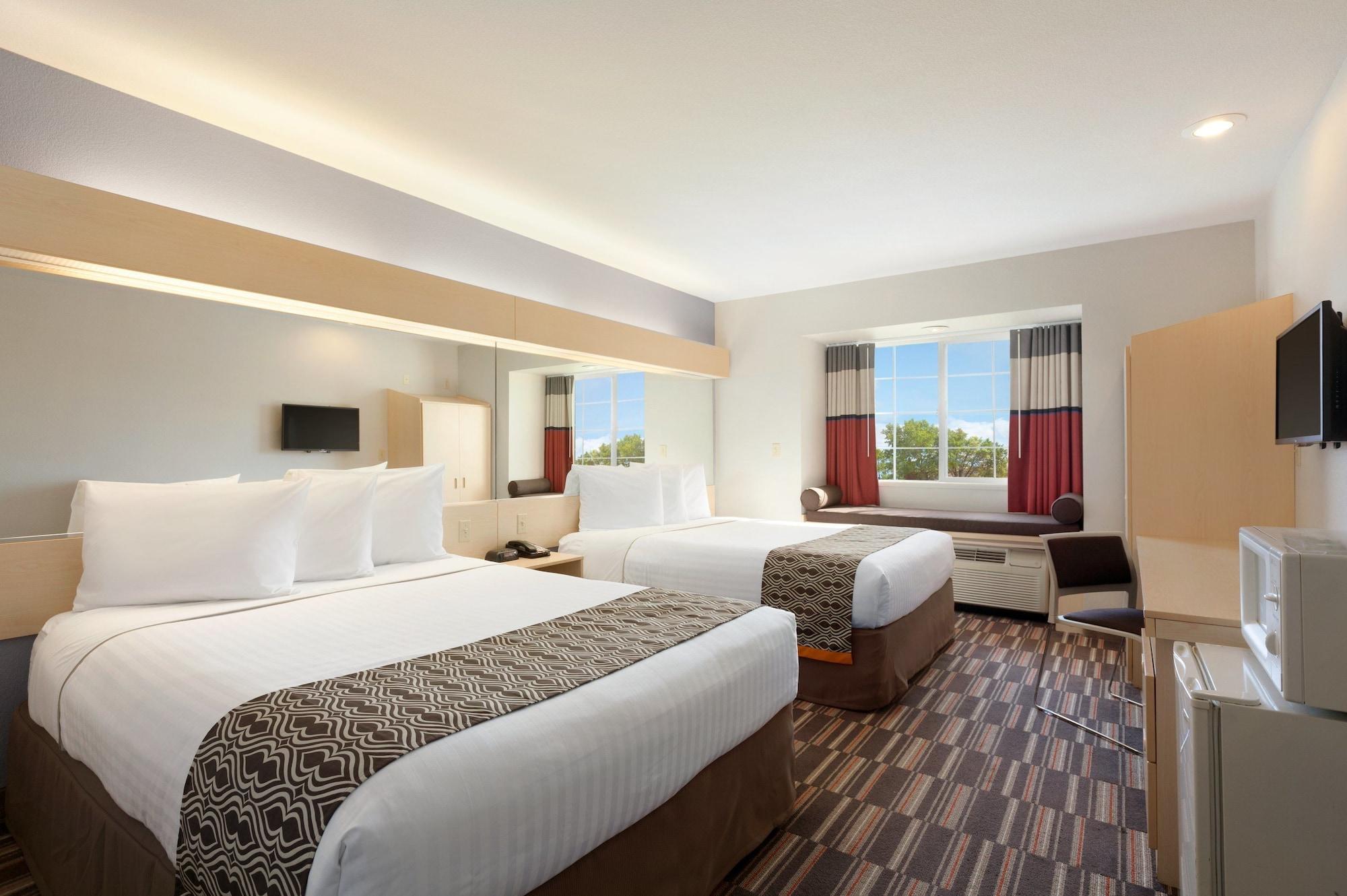 Microtel Inn & Suites Modesto Ceres Экстерьер фото