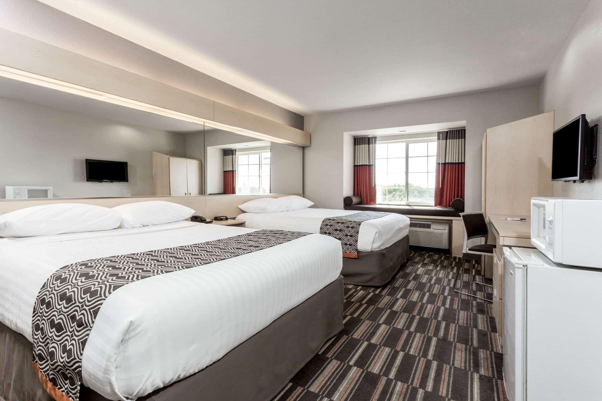 Microtel Inn & Suites Modesto Ceres Экстерьер фото