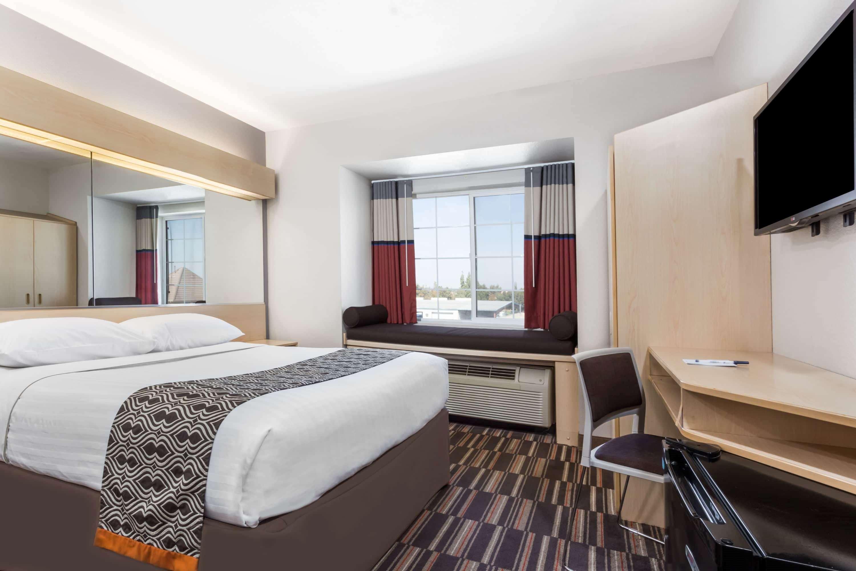 Microtel Inn & Suites Modesto Ceres Экстерьер фото