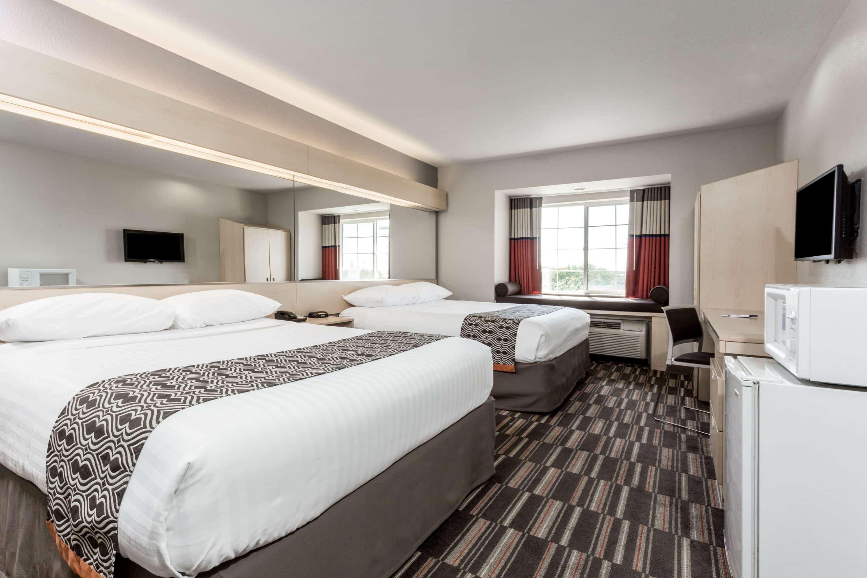Microtel Inn & Suites Modesto Ceres Экстерьер фото